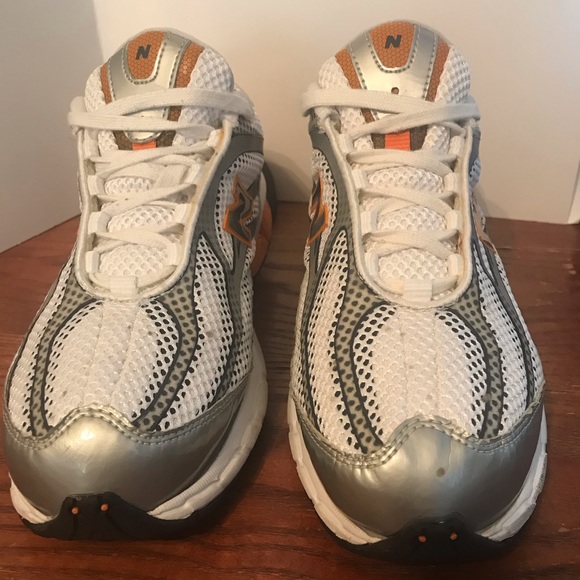 new balance 560 Silver